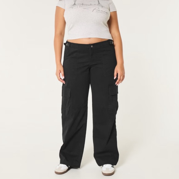 Hollister Low Rise Baggy Cargo Pants - Picture 2 of 9